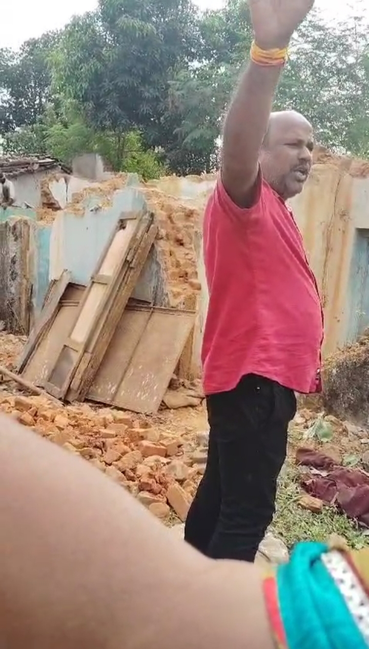 BJP नेता नटवर शर्मा ने महिला पंच को दी गंदी गाली, विवाद का वीडियो हुआ वायरल, महिला पंच की रिपोर्ट पर करतला थाने में FIR दर्ज