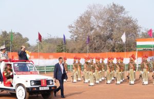 राजधानी में हर्षाेल्लास के साथ मनाया गया 77 वां गणतंत्र दिवस, राज्यपाल श्री डेका ने राष्ट्रीय ध्वज फहरा कर ली परेड की सलामी