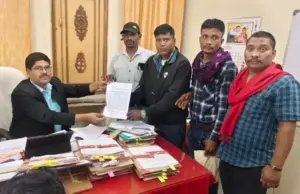 कोरबा:जरहाजेल के भू-विस्थापितों ने कलेक्टर को सौंपा ज्ञापन, जमीन वापसी और पेड़ों की कटाई पर रोक की मांग