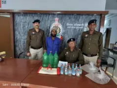 SAKTI : 14 लीटर महुआ व 14 बोतल देशी प्लेन शराब के साथ आरोपी गिरफ्तार