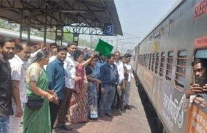 पूर्व महापौर रेणु अग्रवाल ने 40 तीर्थ यात्रियों के जत्थे को हरी झंडी दिखाकर किया रवाना…