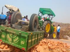 कटघोरा में बड़ा हादसा टला, ईंटों से भरा ट्रैक्टर पलटा, बाल-बाल बचे लोग