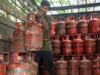 LPG की किल्लत कम होने लगी, सरकार के 10 बड़े कदमों से सुधर रहे हालात