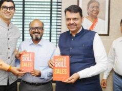 CM फडणवीस ने किया नितीन ढबू की किताब का अनावरण ‘द लाइफ स्किल कॉल्ड सेल्स’ का विमोचन