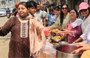 ज्येष्ठ अमावस्या पर राधा कृष्ण मंदिर में शरबत-भोग प्रसादी वितरण, मातृशक्ति ने संभाली सेवा व्यवस्था