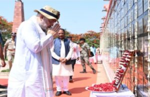 केंद्रीय गृहमंत्री अमित शाह ने अमर वाटिका में शहीदों को दी श्रद्धांजलि, परिजनों से की आत्मीय मुलाकात