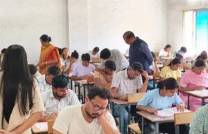छत्तीसगढ़ : एक साथ दो परीक्षाएं होने से छात्रों की बढ़ी परेशानी, शिक्षा मंत्री से की परीक्षा तिथि बदलने की मांग