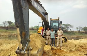 CG NEWS: खनिज उड़नदस्ता दल का बड़ा एक्शन, 15 संदिग्ध स्थानों पर छापा, अवैध खनन-परिवहन में लगे 14 वाहन जब्त