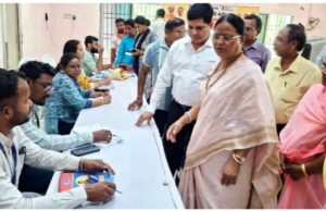 पीएम स्वनिधि महोत्सव : महापौर ने कोरबा जोन में आयोजित स्वनिधि महोत्सव शिविर का किया निरीक्षण