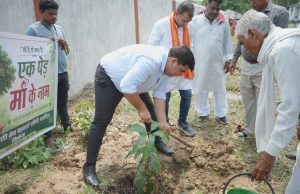 KORBA : तिलकेजा सहकारी समिति पहुंचे कलेक्टर, खाद-बीज की उपलब्धता परखी…