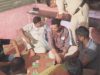 वाहन स्टैंड की आड़ में सजा था जुए का फड़, पुलिस ने मारा छापा, 8 जुआरी गिरफ्तार…