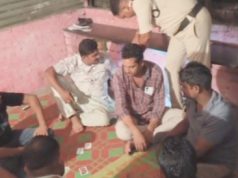 वाहन स्टैंड की आड़ में सजा था जुए का फड़, पुलिस ने मारा छापा, 8 जुआरी गिरफ्तार…