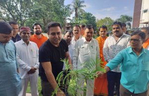 न्यू कोरबा हॉस्पिटल परिसर में ‘एक पेड़ मां के नाम’ अभियान के तहत पौधारोपण