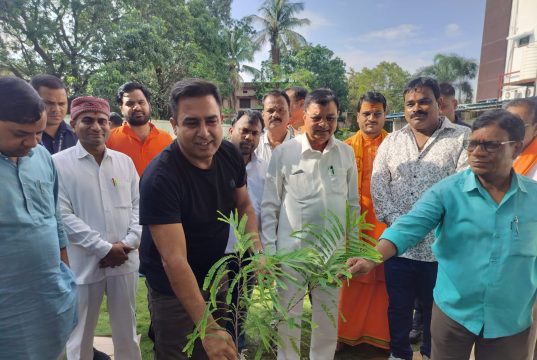 न्यू कोरबा हॉस्पिटल परिसर में ‘एक पेड़ मां के नाम’ अभियान के तहत पौधारोपण