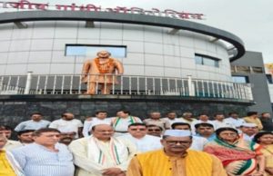 KORBA : राजीव गांधी जयंती पर कोरबा में कांग्रेस नेताओं ने दी श्रद्धांजलि, प्रतिमा पर पुष्प अर्पित कर किया नमन…