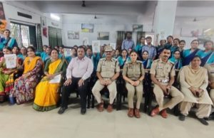 बेटियां गांठ बांध लें, कोई कितना भी करीबी क्यों न हो, अपना फोन कभी भी शेयर न करें : प्रशिक्षु एसआई मंजू रात्रे