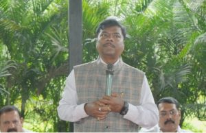 कोरबा में वनमंत्री केदार कश्यप ने अशोक वाटिका में किया पौधरोपण, सतरेंगा-बुका पर्यटन विकास पर बनेगी विशेष कार्ययोजना