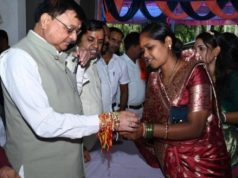 बहिनी संग राखी तिहार में उमड़ा बहनों का सैलाब, 5 घंटे में 10 हजार से अधिक महिलाओं ने मंत्री लखनलाल देवांगन को बांधा रक्षा सूत्र