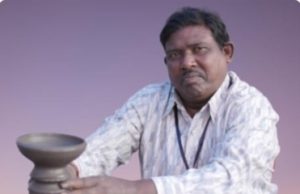 पीएम विश्वकर्मा योजना से कुम्हार रामकुमार के पुश्तैनी कारोबार को मिली नई जिंदगी, इलेक्ट्रॉनिक चाक से बढ़ी काम की रफ्तार